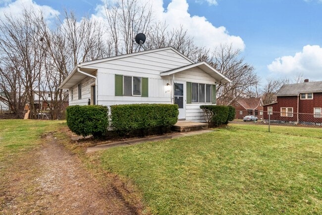 2156 6th St NE in Canton, OH - Building Photo - Building Photo