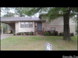 6530 Corsica Dr in North Little Rock, AR - Building Photo