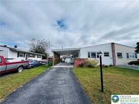 1522 Elayne St in Bethlehem, PA - Building Photo