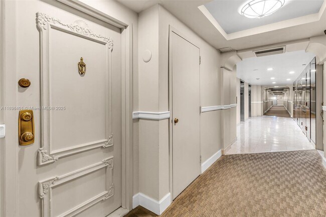 1915 Brickell Ave in Miami, FL - Building Photo - Building Photo