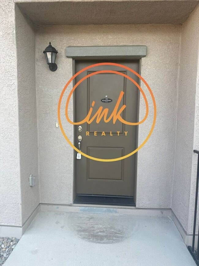 property at 911 Summer Ct