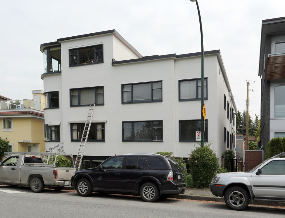 Glenwood Manor in Vancouver, BC - Building Photo