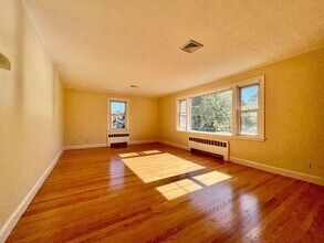 333 Newtonville Ave in Newton, MA - Building Photo - Building Photo