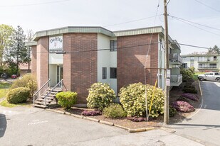 Deltita Gardens in Delta, BC - Building Photo