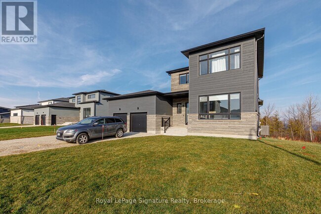 107 Sladden Ct in Blue Mountains, ON - Building Photo - Building Photo