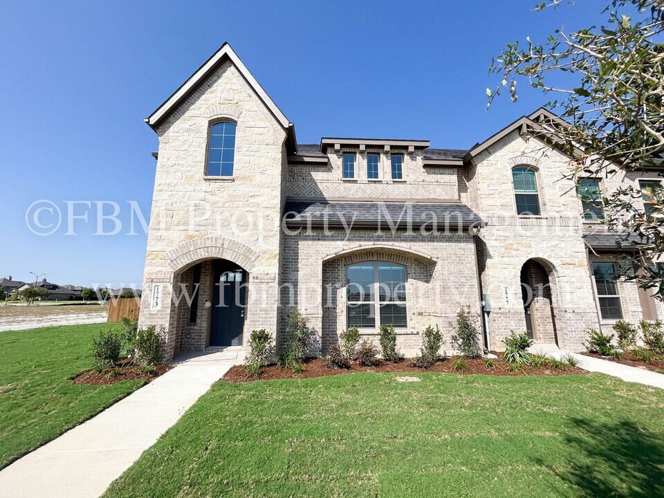 1773 Ethereal Ln in Waxahachie, TX - Building Photo
