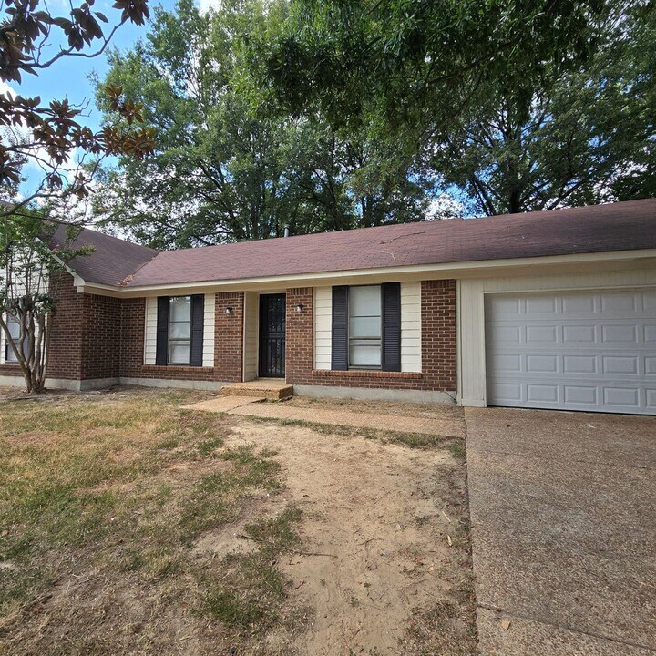 4613 Blandford Dr in Memphis, TN - Building Photo