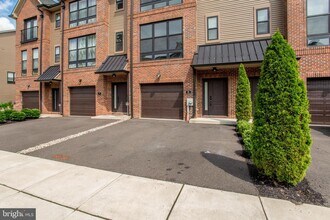 25 Sienna Pl in Feasterville-Trevose, PA - Building Photo - Building Photo