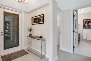 512 Brackenwood Pl in Palm Beach Gardens, FL - Building Photo