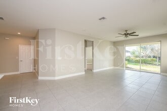 6322 Heirloom Pl in Apollo Beach, FL - Building Photo - Building Photo