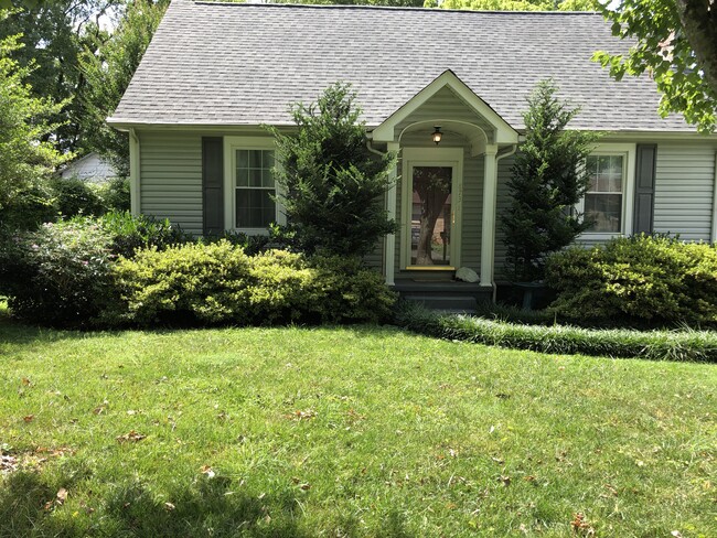 873 Highland Ave NW