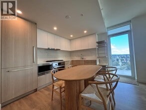 318 Alderson Ave in Coquitlam, BC - Building Photo - Building Photo