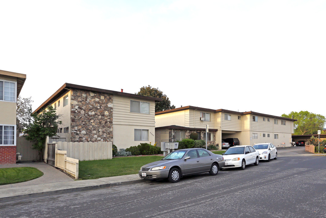 3322 Clair Ct in Santa Clara, CA - Foto de edificio