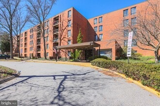 6711 Park Heights Ave in Baltimore, MD - Building Photo - Building Photo