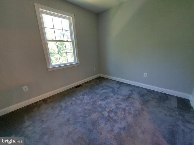 1056 Rye Dr in La Plata, MD - Foto de edificio - Building Photo