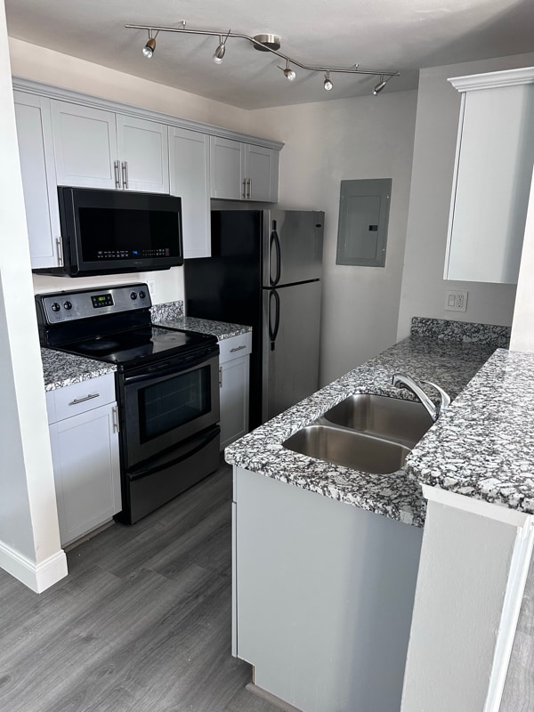 5998 Westgate Dr in Orlando, FL - Building Photo - Building Photo