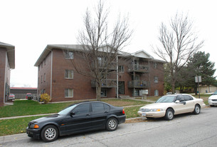 535 W Saunders Ave Apartments