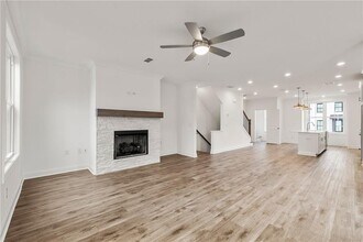 532 Healy Dr in Cumming, GA - Building Photo - Building Photo