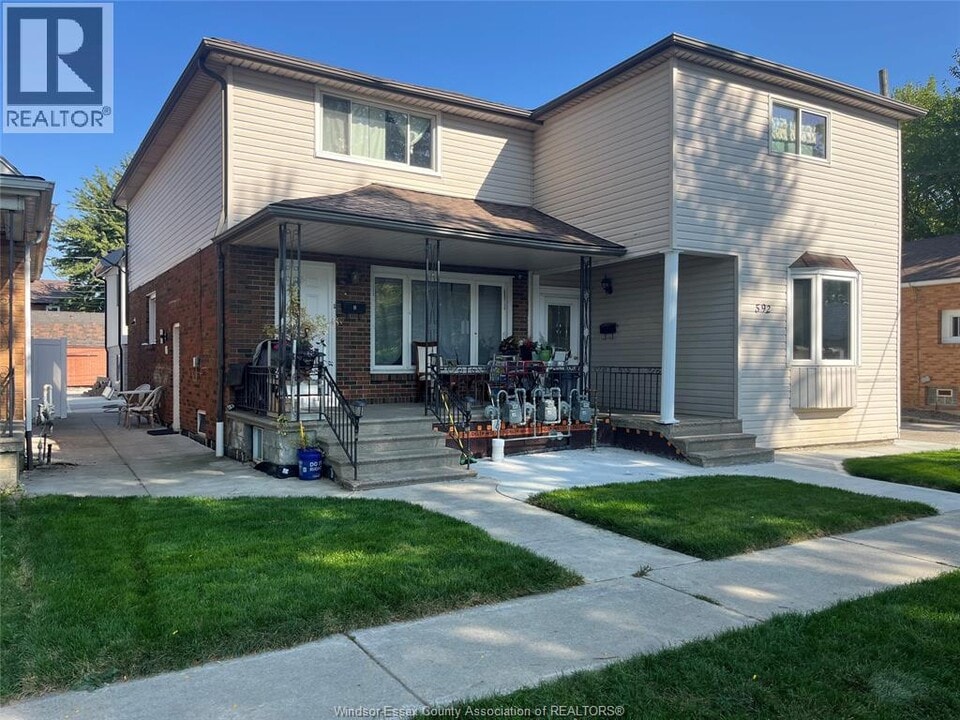 592 ELLIOTT BASEMENT in Windsor, ON - Building Photo