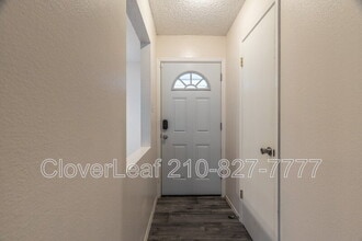 7627 Pipers Swan St in San Antonio, TX - Building Photo - Building Photo