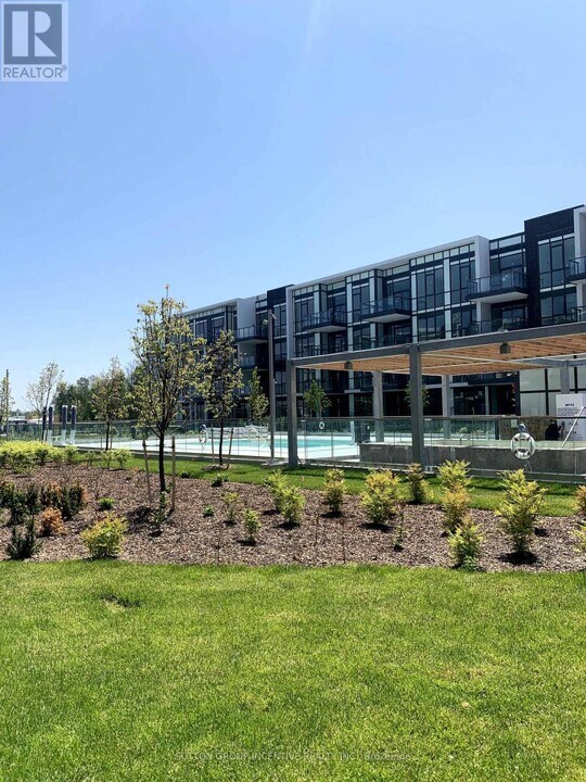 415-415 Sea Ray Ave in Innisfil, ON - Building Photo