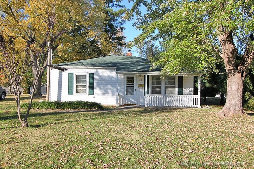 816 Dorothy in Jackson, MO - Building Photo