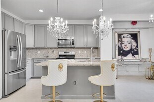 455 NW 33rd Ln in Pompano Beach, FL - Building Photo