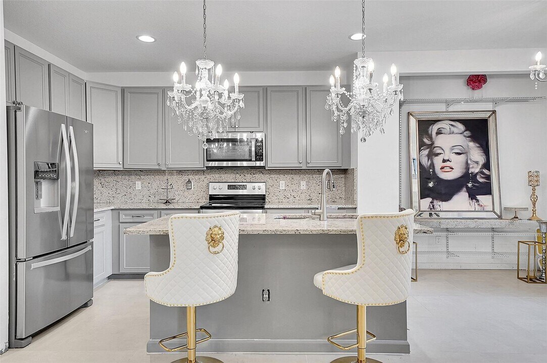 455 NW 33rd Ln in Pompano Beach, FL - Building Photo