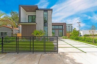 630 NE 82nd St in Miami, FL - Building Photo - Building Photo