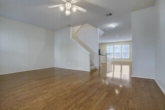3023 N Heights Hollow Ln in Houston, TX - Building Photo - Building Photo