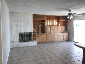 3204 S Nu Vista Ln in Tempe, AZ - Foto de edificio - Building Photo