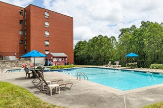 Plantation Towers in Worcester, MA - Foto de edificio - Building Photo