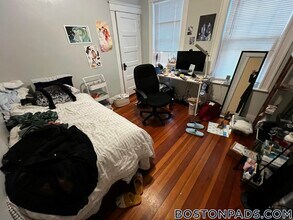 30 Adams St in Medford, MA - Foto de edificio - Building Photo