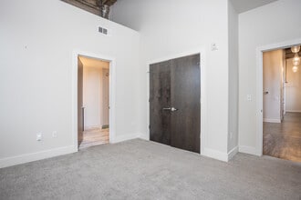 538 Erie Blvd West, Syracuse NY in Syracuse, NY - Building Photo - Interior Photo