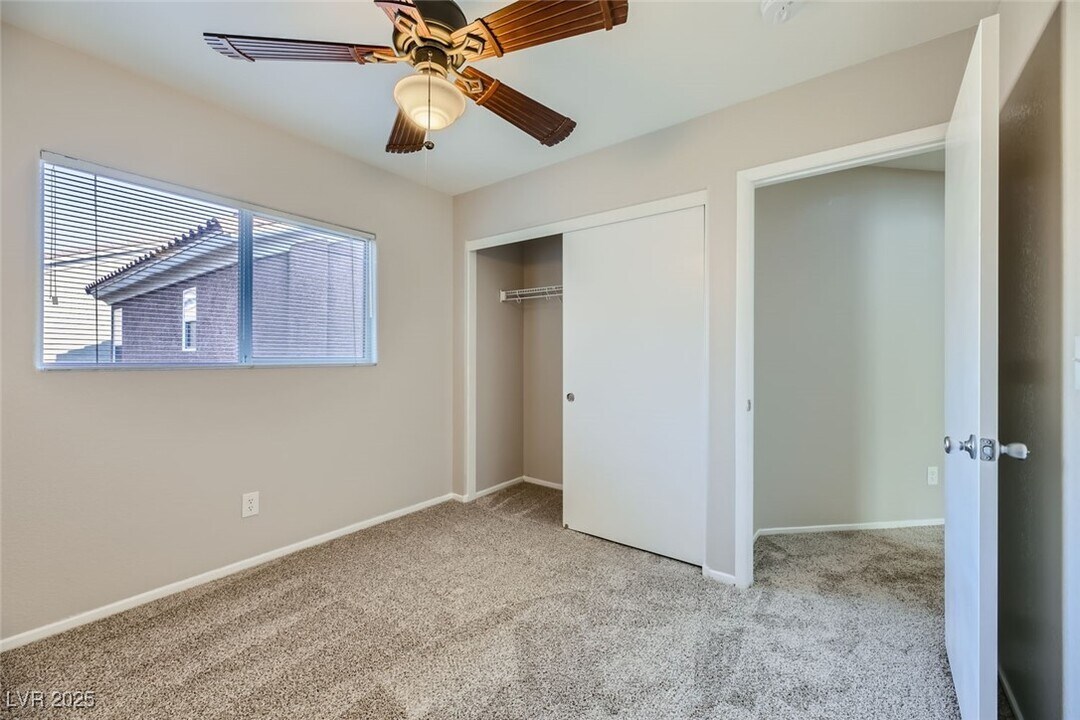 535 Primrose Hill Ave in Las Vegas, NV - Building Photo