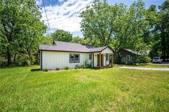 8176 Camp St in Douglasville, GA - Building Photo - Building Photo