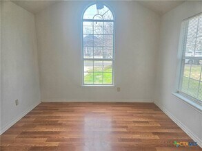 819 S 16th St in Temple, TX - Building Photo - Building Photo