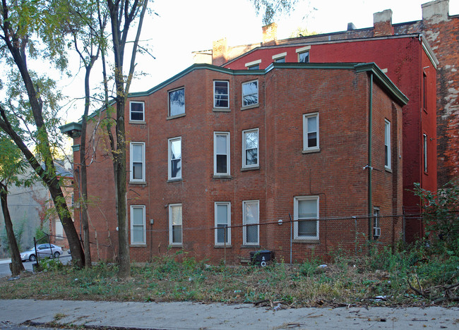 1320 Pendleton St in Cincinnati, OH - Building Photo - Building Photo