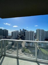 32 SW 1st St in Miami, FL - Building Photo - Building Photo