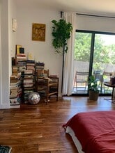 582 Pullman St in Los Angeles, CA - Building Photo - Building Photo