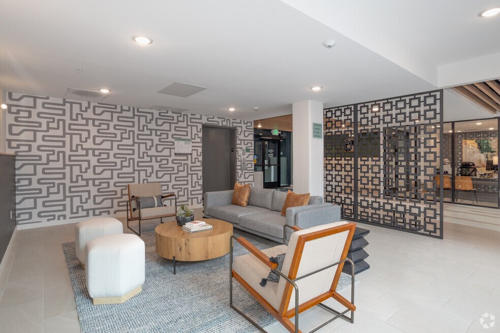 The Mod at Midtown in Sacramento, CA - Building Photo