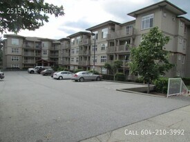 2515 Park Dr in Abbotsford, BC - Building Photo