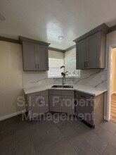 3639 Valihi Way in Glendale, CA - Building Photo - Building Photo