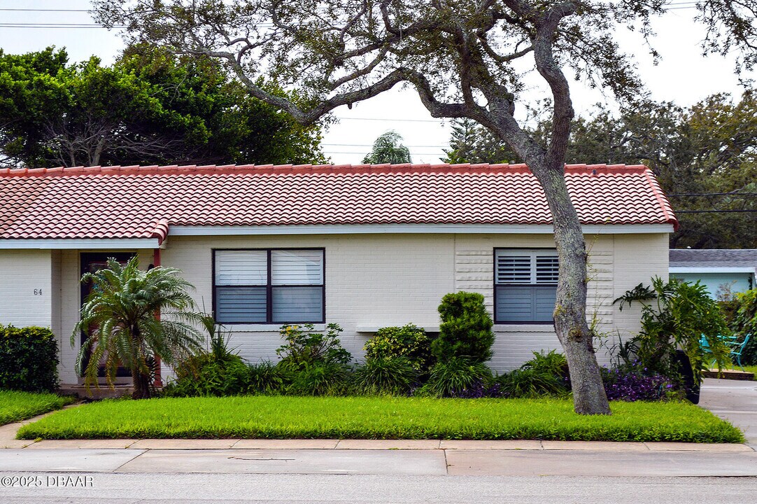 64 Cardinal Dr in Ormond Beach, FL - Building Photo