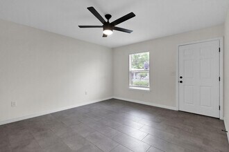 395 W Griffith Ave in Crestview, FL - Building Photo - Building Photo