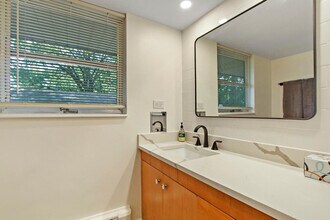 2401 Hyde Park Ave, Unit SI ID1265535P in Waukegan, IL - Building Photo - Building Photo