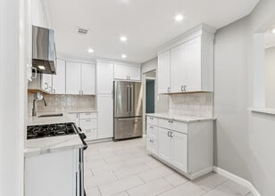 902 Plymouth Rd in North Brunswick, NJ - Building Photo - Building Photo