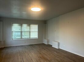 1011 Ave Of Pines in Macon, GA - Building Photo