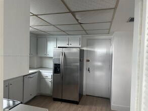 9501 E Bay Harbor Dr in Bay Harbor Islands, FL - Building Photo - Building Photo
