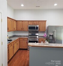 9302 Winston Hall Ct in Charlotte, NC - Building Photo - Building Photo